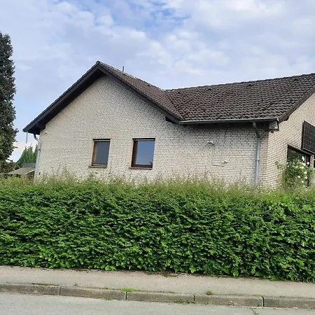 Kleine In Ruhiger Lage *